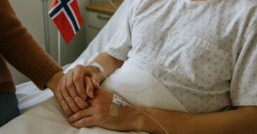 Han våknet plutselig fra koma, og måtte fortelle noe til kona. Det han sa? Jeg ler så tårene triller!